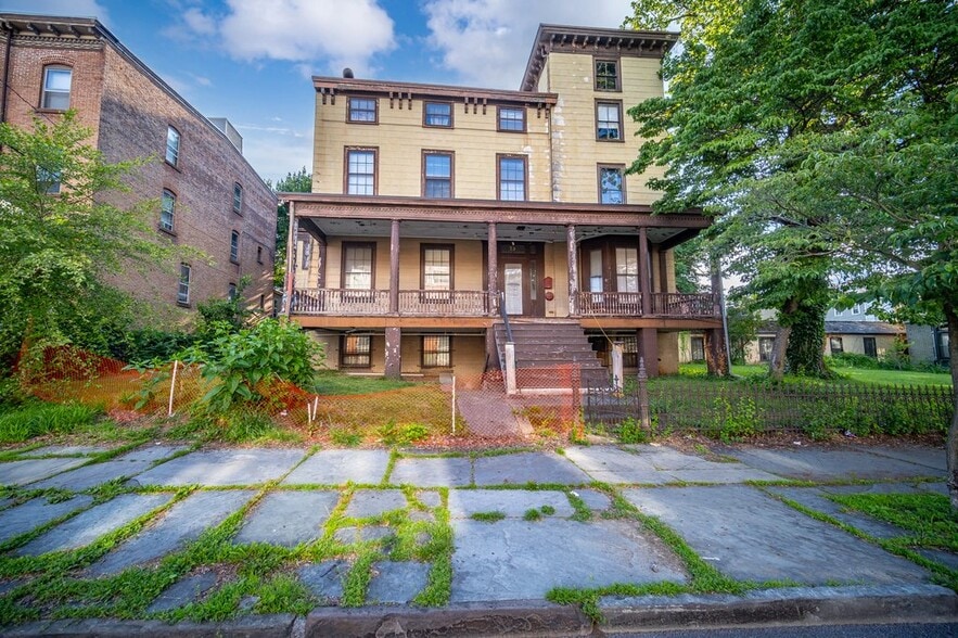 Grand St 4 Property Portfolio portfolio of 4 properties for sale on LoopNet.com - Building Photo - Image 3 of 15