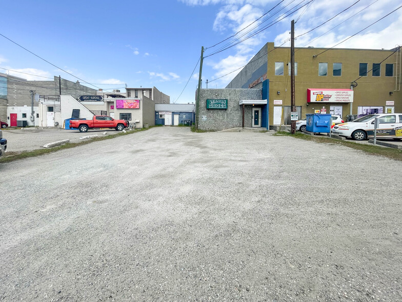 3308-3310 30 Av, Vernon, BC for sale - Building Photo - Image 2 of 4