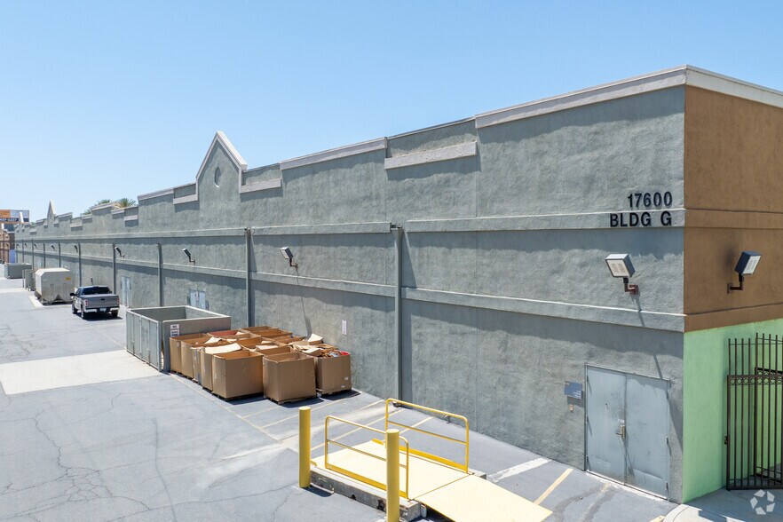 17600 Collier Ave, Lake Elsinore, CA for sale - Building Photo - Image 2 of 4