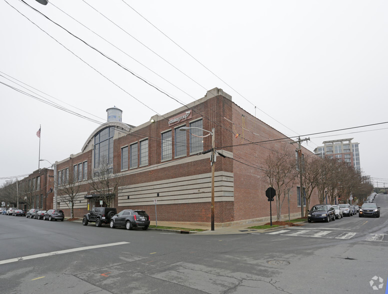 127 W Worthington Ave, Charlotte, NC for lease - Primary Photo - Image 1 of 6