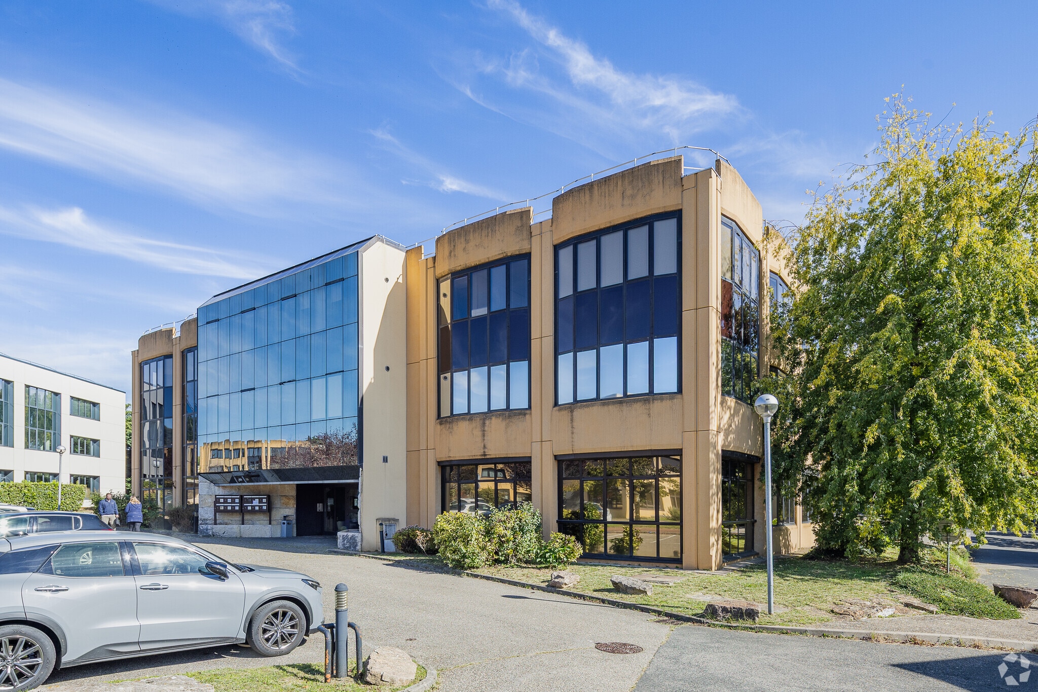 4 Rue Claude Chappe, Saint-Didier-au-Mont-d'Or for sale Primary Photo- Image 1 of 5