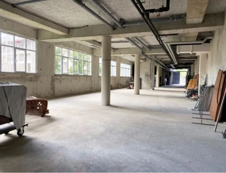 Industrial in Ivry-sur-Seine for sale - Interior Photo - Image 2 of 4