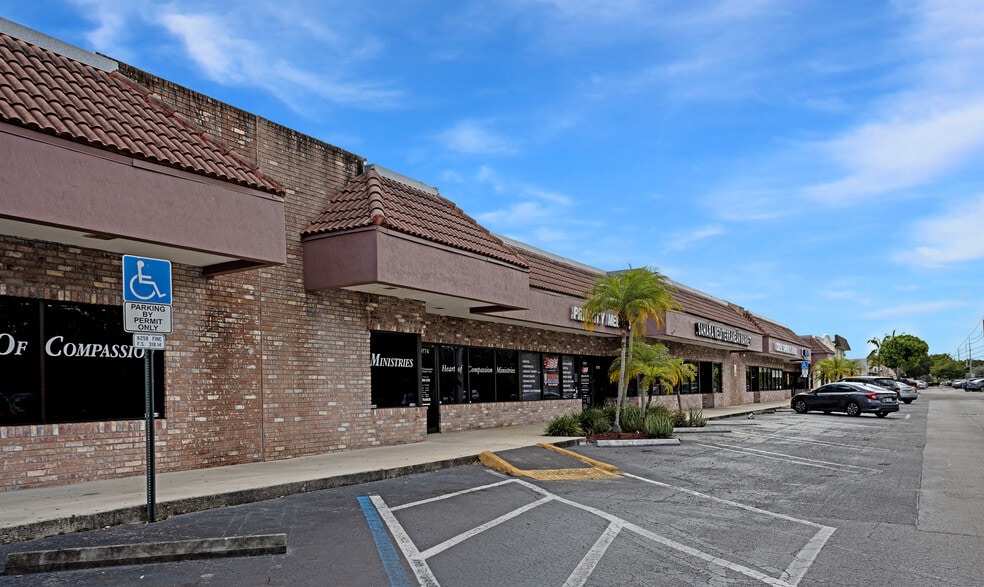 10750-10806 Wiles Rd, Coral Springs, FL for lease - Building Photo - Image 1 of 2