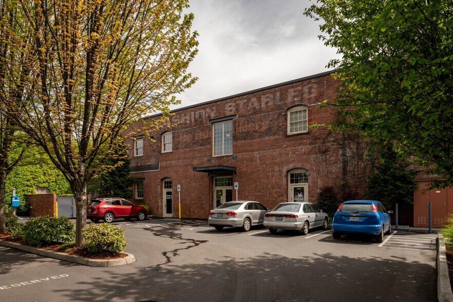 1111 NE Flanders St, Portland, OR for lease - Building Photo - Image 1 of 6