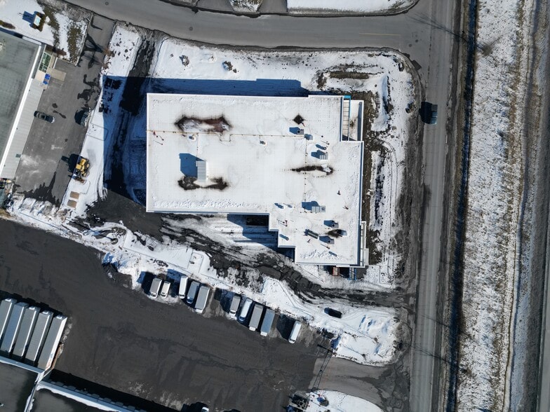 8800 Rue Samuel-Hatt, Chambly, QC for sale - Building Photo - Image 3 of 8