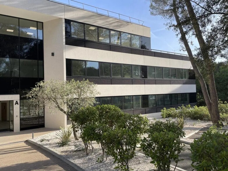 Office in Valbonne for sale - Building Photo - Image 3 of 20