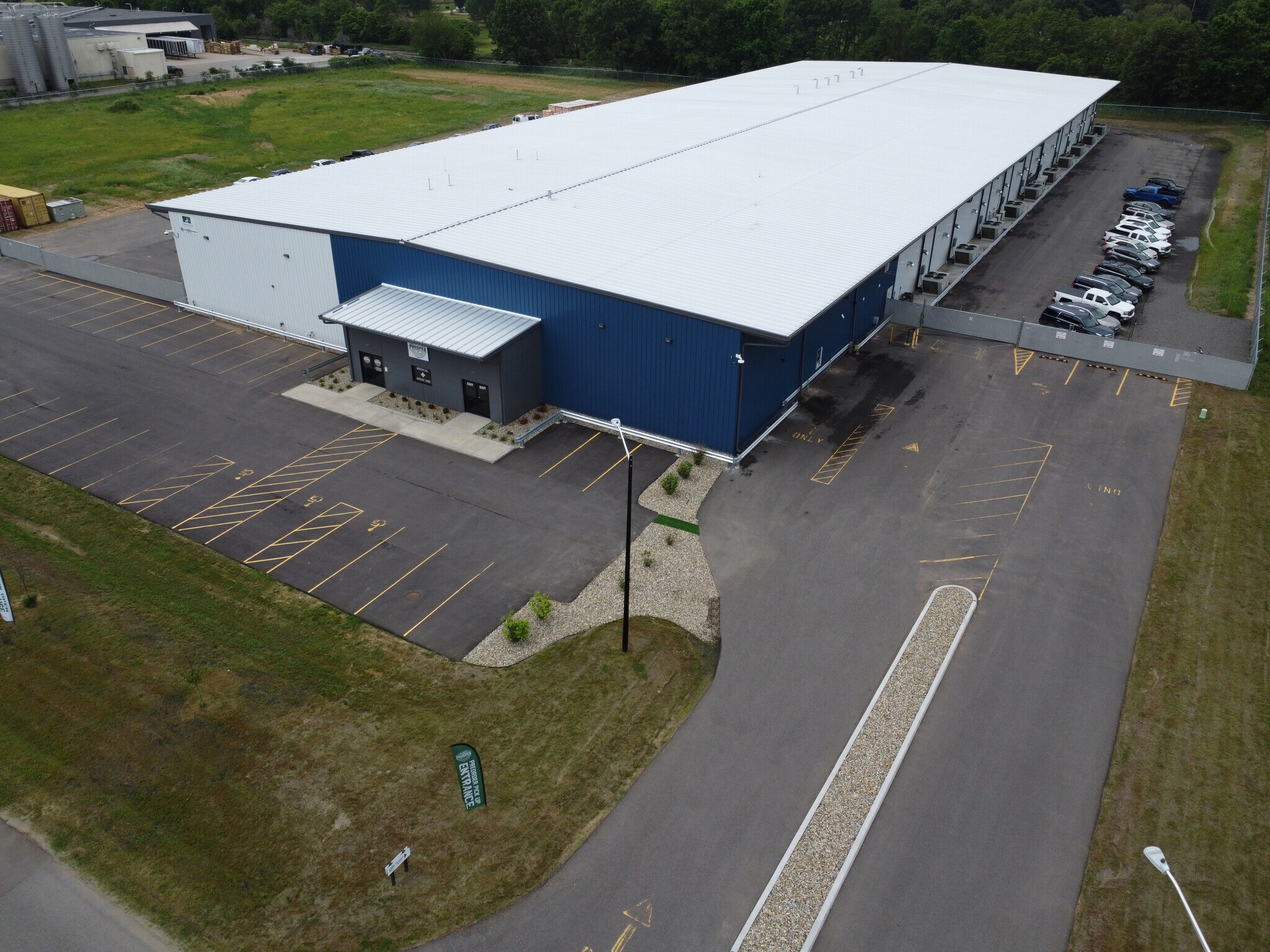 621 Industrial Park Dr, Constantine, MI 49042