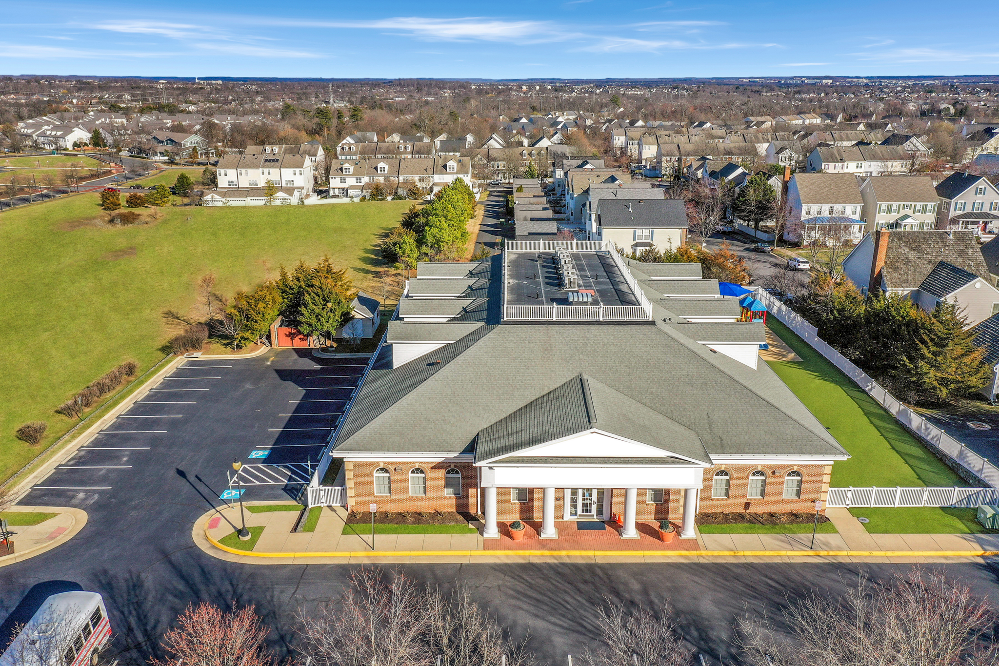 42885 Orchard Oriole Dr, Ashburn, VA for lease Building Photo- Image 1 of 19