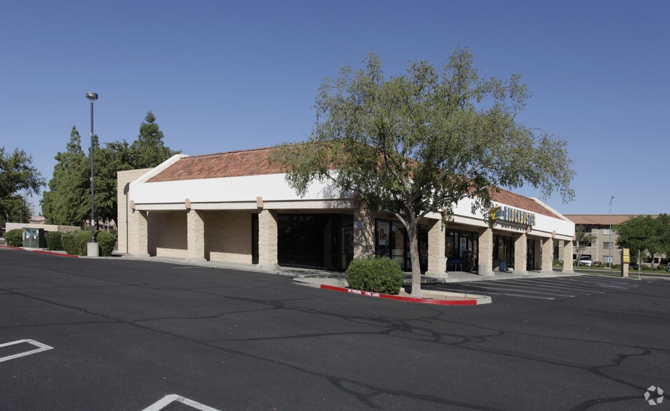 251 E Brown Rd, Mesa, AZ for lease - Building Photo - Image 2 of 4