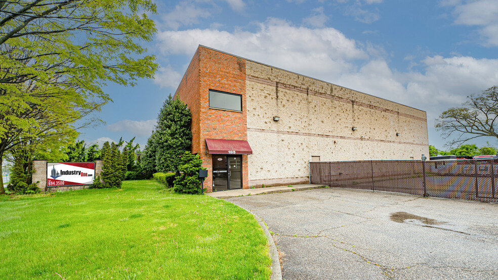 185 Route 109, West Babylon, NY for lease - Building Photo - Image 2 of 22