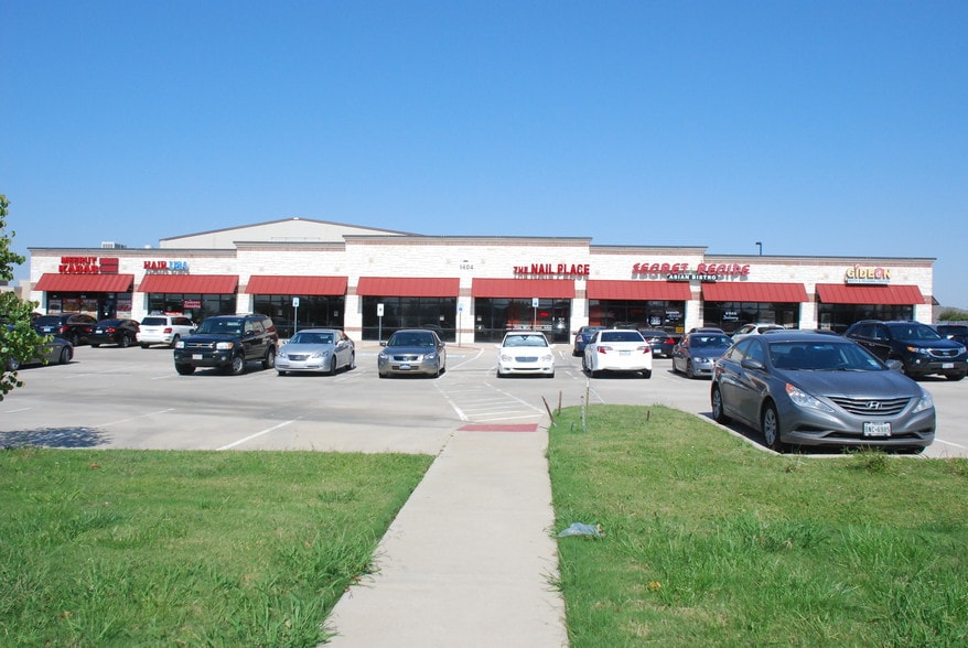 1404 W Hebron Pky, Carrollton, TX for sale - Primary Photo - Image 1 of 1