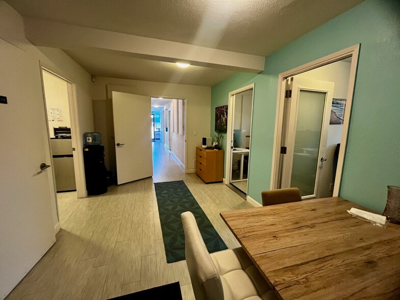 18 Hangar Way, Watsonville, CA for sale - Building Photo - Image 2 of 17