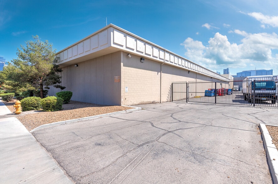 4500 Wynn Rd, Las Vegas, NV for lease - Building Photo - Image 2 of 6