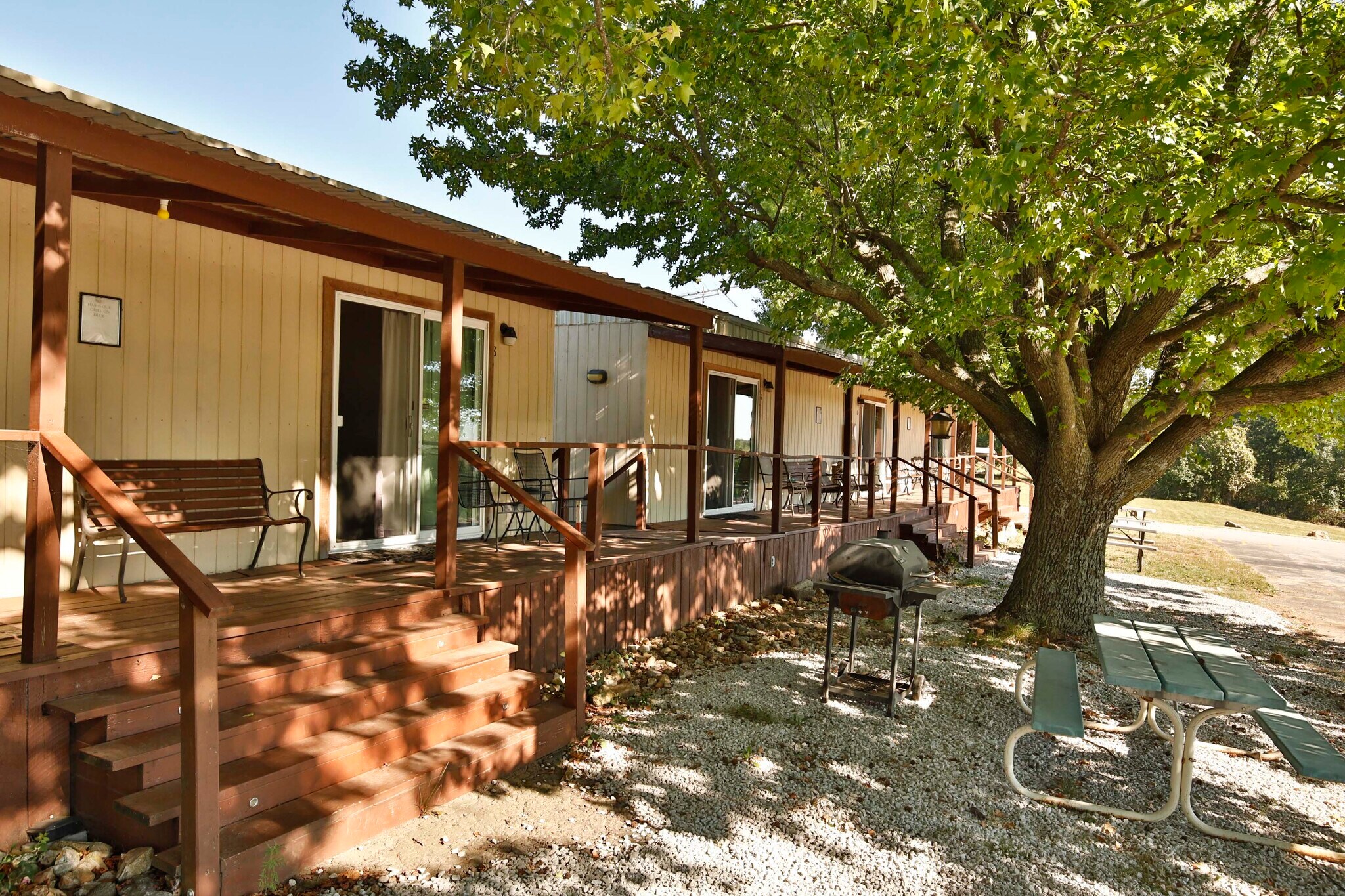 5 Southwinds Loop, Greenfield, MO 65661 Southwinds Motel