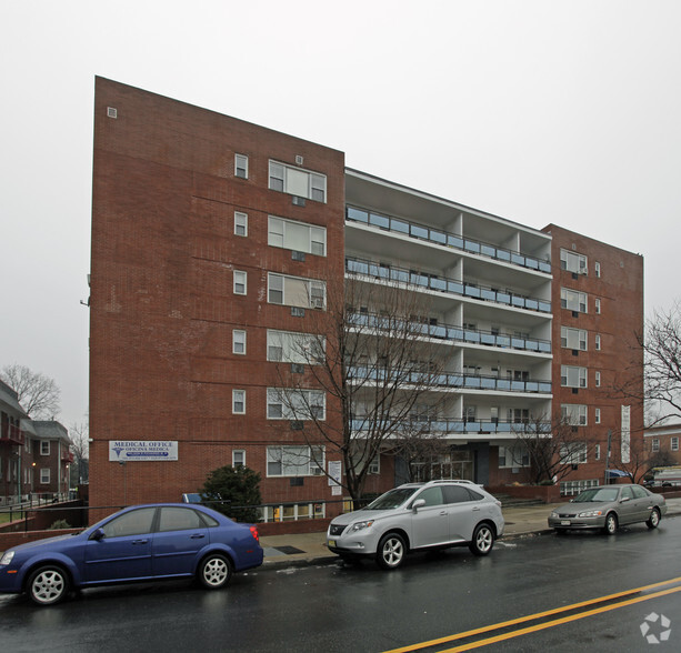 80 Passaic Ave, Passaic, NJ for sale - Primary Photo - Image 1 of 1