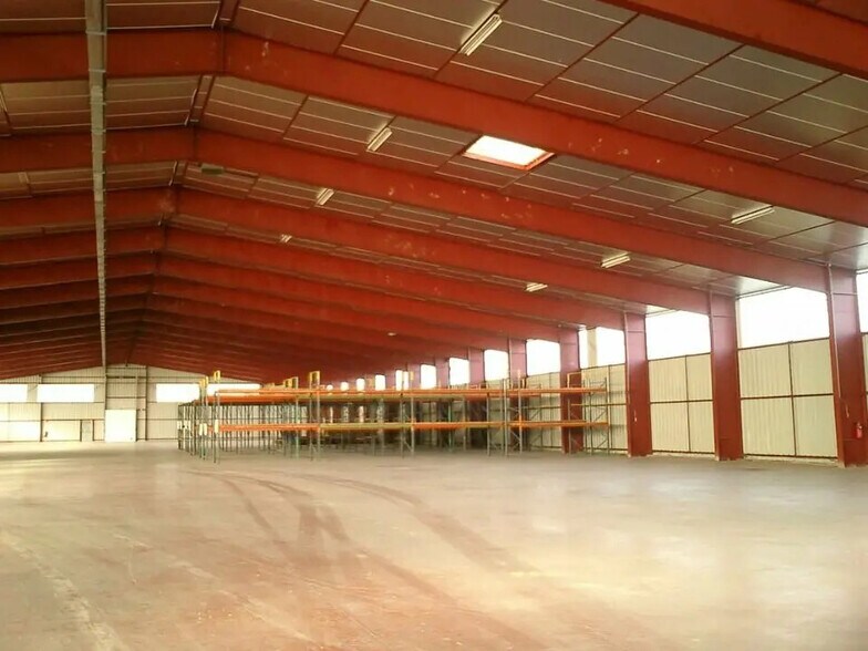 Industrial in Mathay for lease - Interior Photo - Image 3 of 3