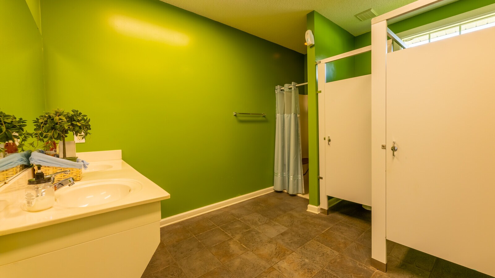 320 Hidden Valley Dr, Creedmoor, NC 27522