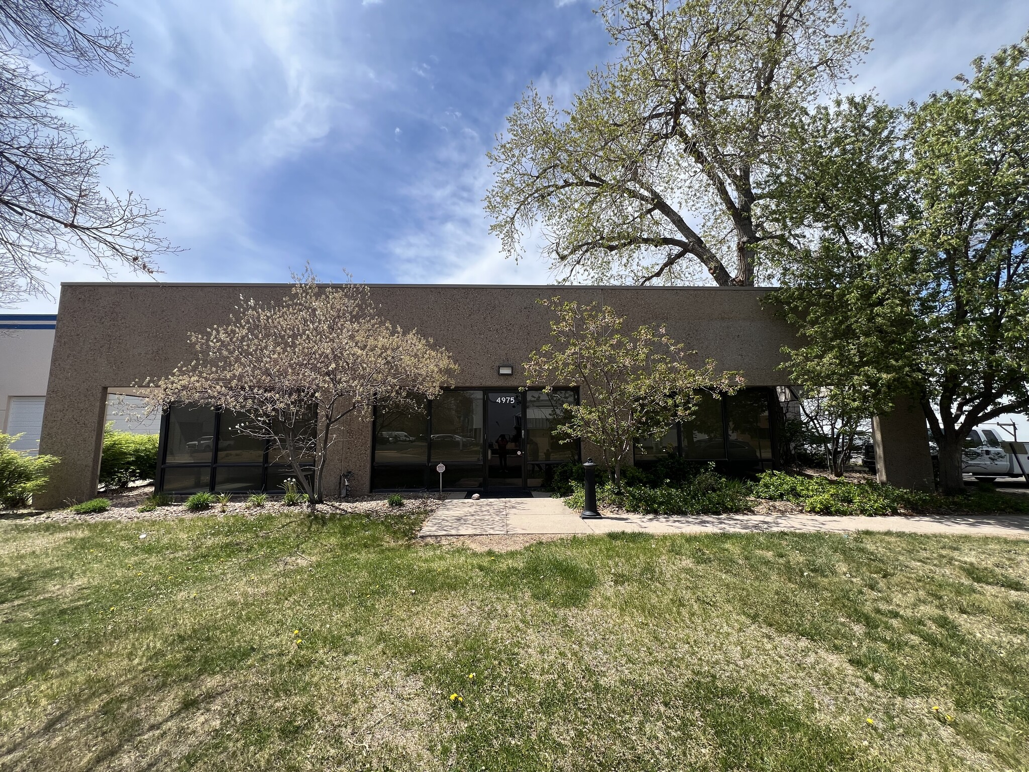 4975 Paris St, Denver, CO for lease Building Photo- Image 1 of 12