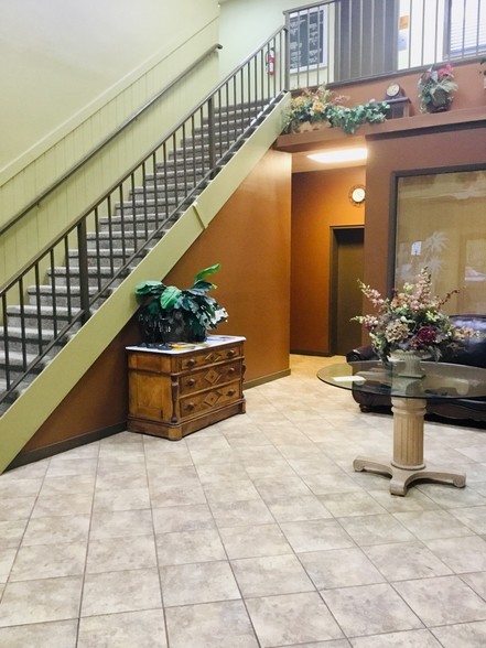 2425 N Courtenay Pky, Merritt Island, FL for lease - Lobby - Image 3 of 41