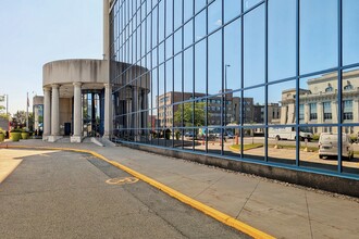 405 Av Ogilvy, Montréal, QC for lease Building Photo- Image 1 of 25