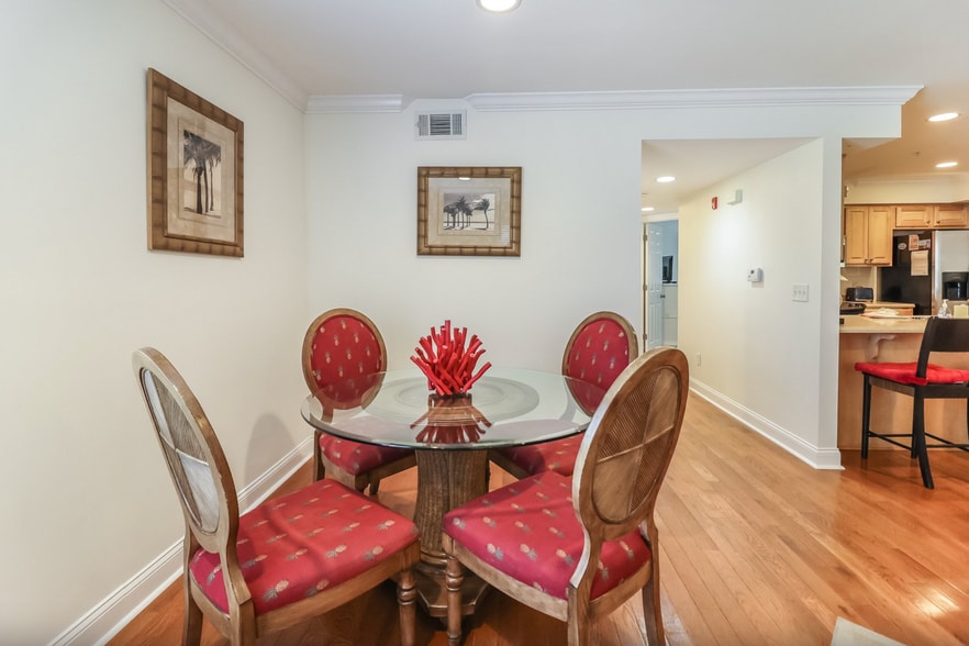 13 Silver Ave, Tybee Island, GA for sale - Building Photo - Image 3 of 38