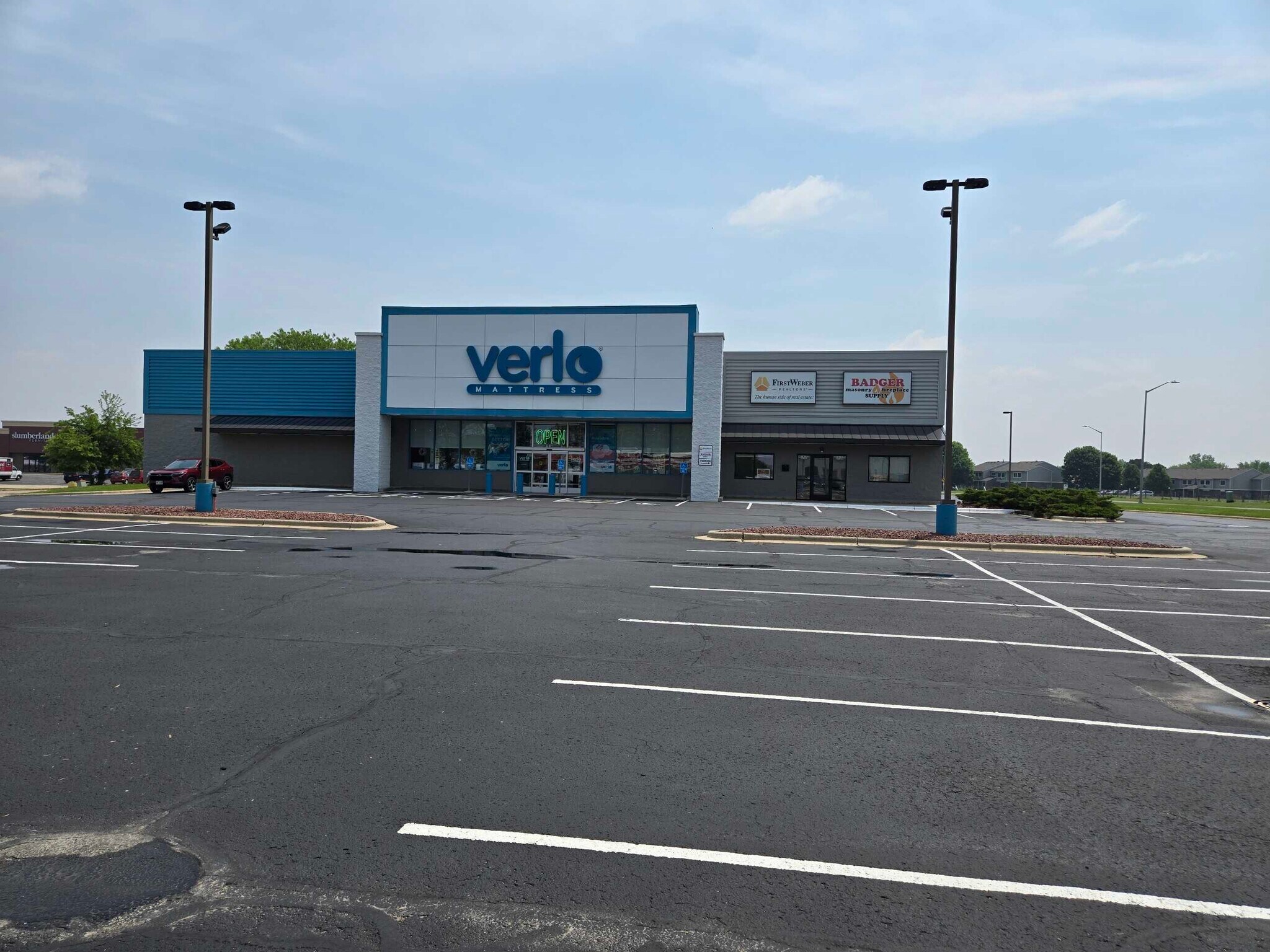 1613 N Spring St, Beaver Dam, WI for lease Primary Photo- Image 1 of 3