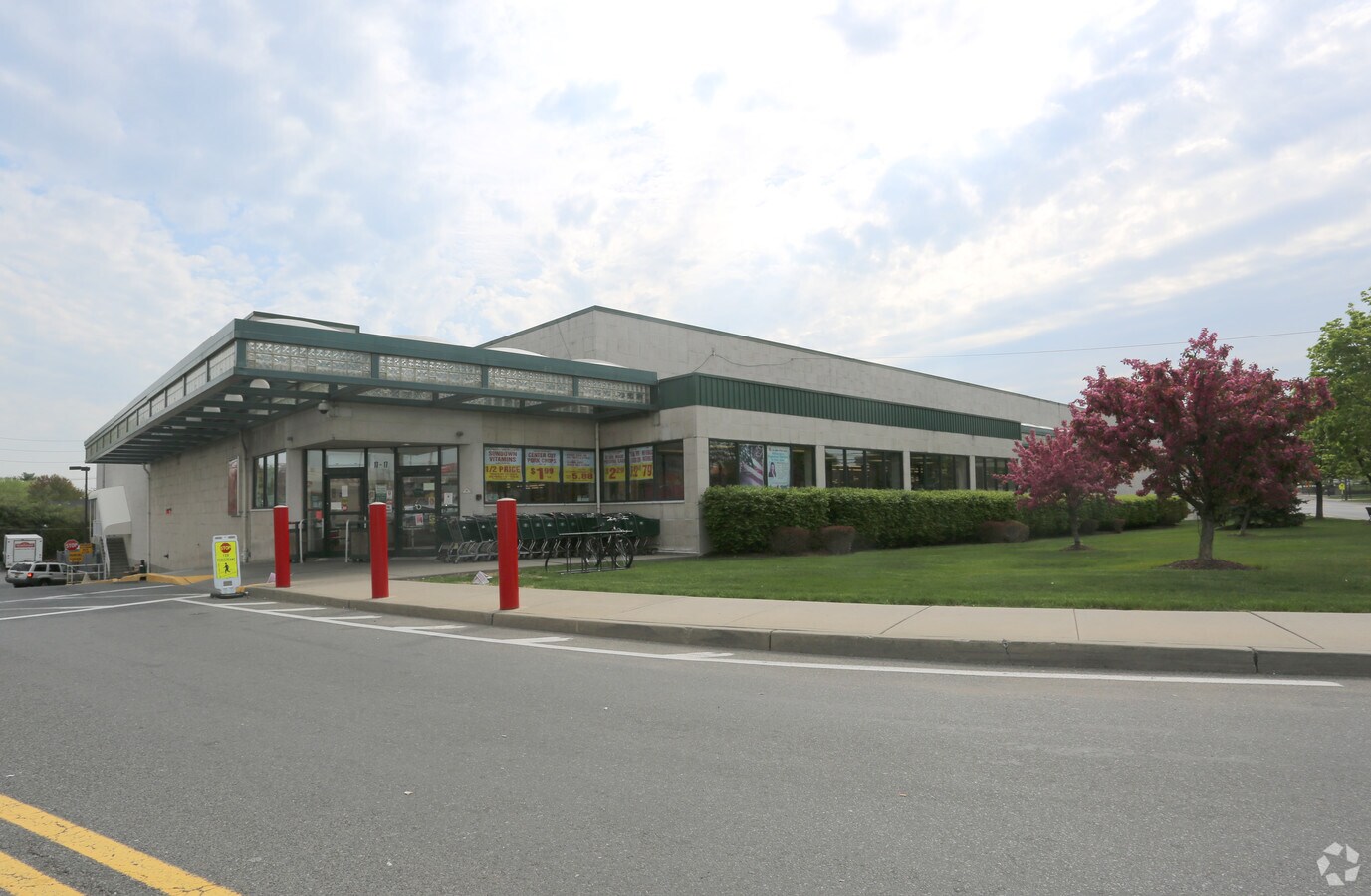 17 River Rd, Fair Lawn, NJ, 07410 Supermarket Property For Lease on