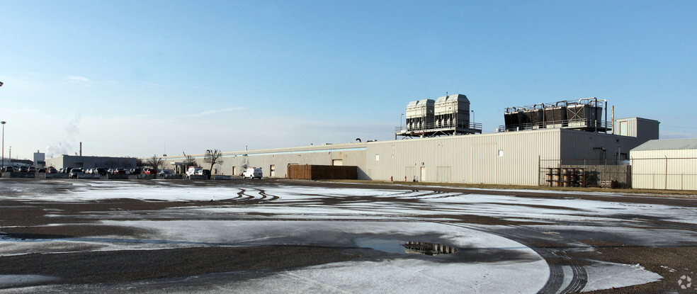 7900 Rockville Rd, Indianapolis, IN for sale - Primary Photo - Image 1 of 1