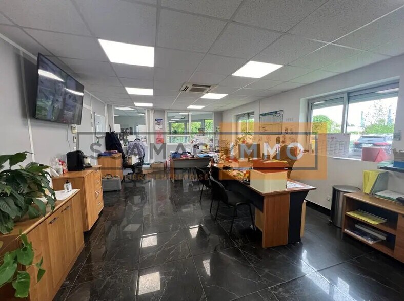 Flex in Claye-Souilly for sale - Interior Photo - Image 3 of 8