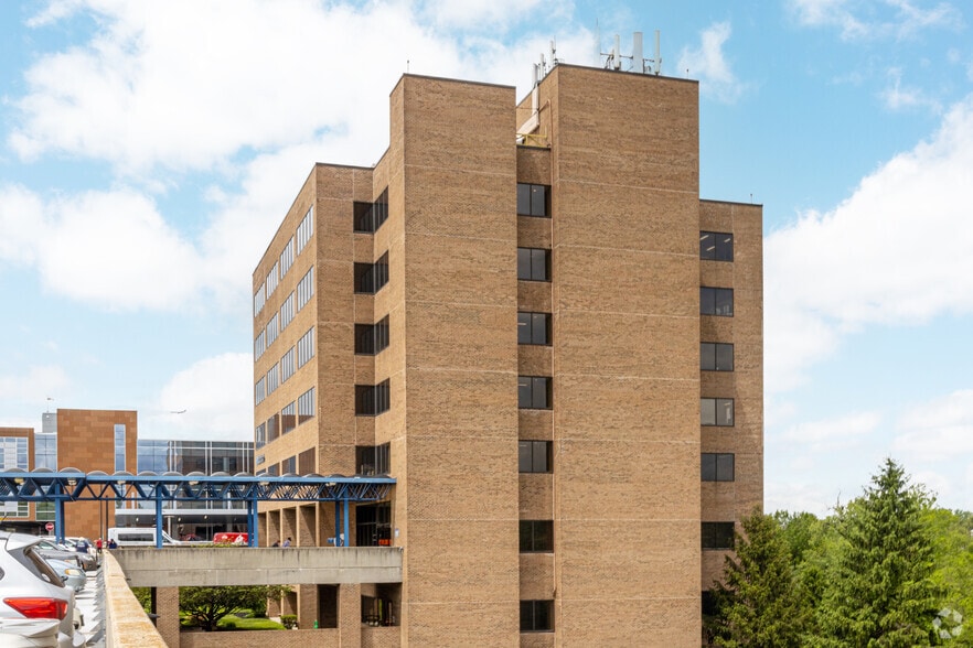 3 Audubon Plaza Dr, Louisville, KY for lease - Building Photo - Image 3 of 4