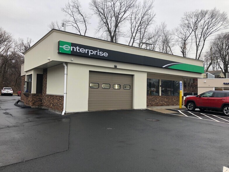 835 Boston Post Rd, West Haven, CT for sale - Building Photo - Image 1 of 1