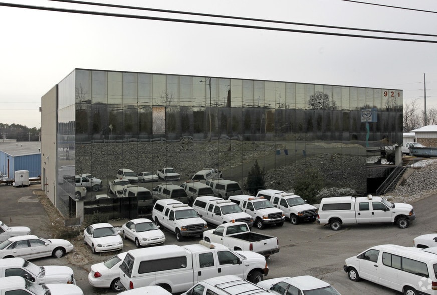 921 W Main St, Hendersonville, TN for lease - Primary Photo - Image 1 of 2