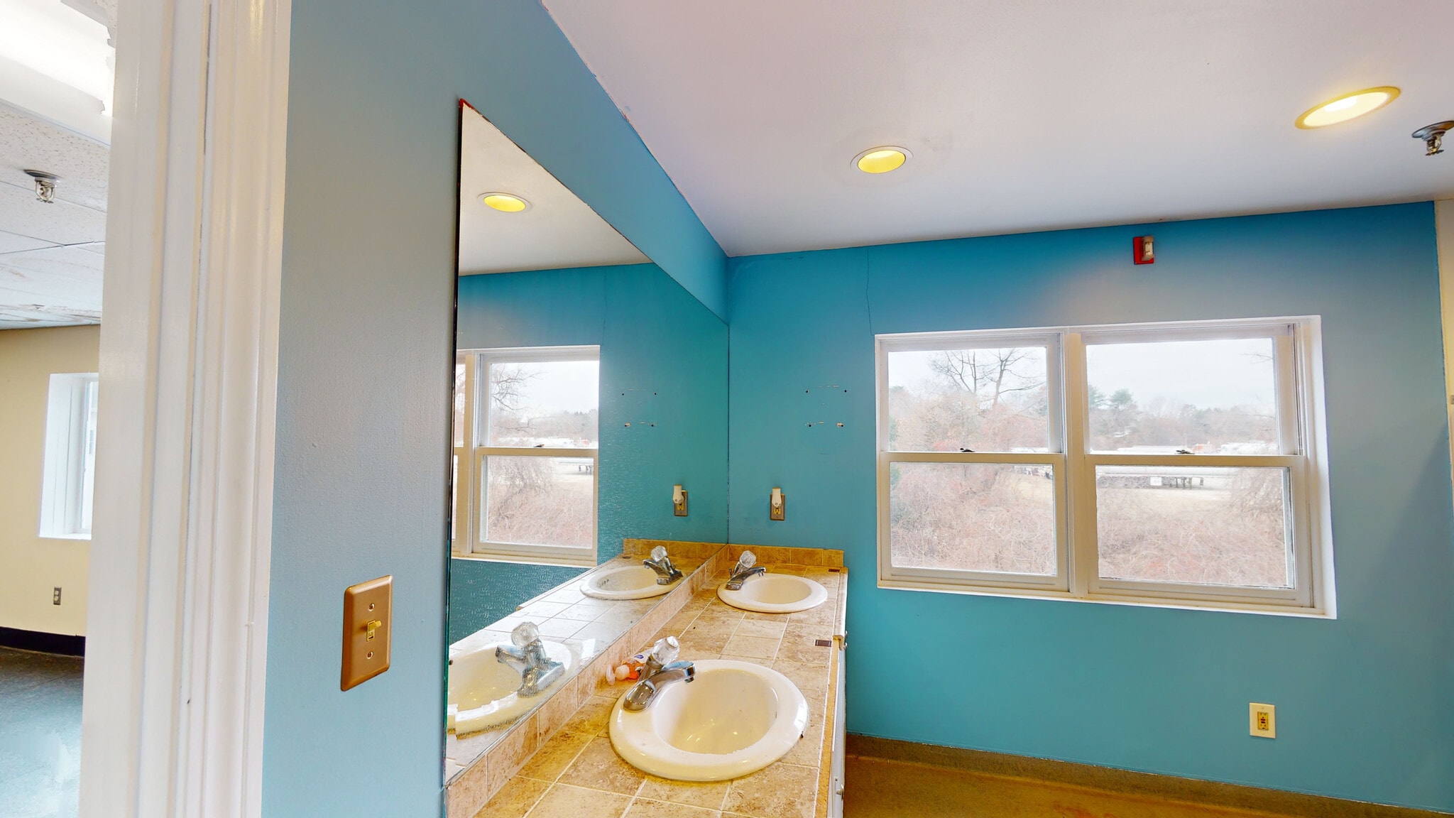 18 Lafayette Rd, North Hampton, NH for lease Interior Photo- Image 1 of 7