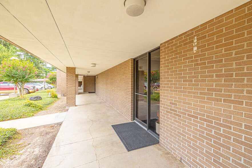 130 Medical Center Pky, Huntsville, TX for sale - Building Photo - Image 1 of 1