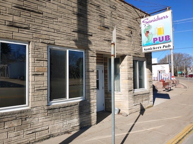 121 E Bannerman Ave, Redgranite, WI for sale Building Photo- Image 1 of 1