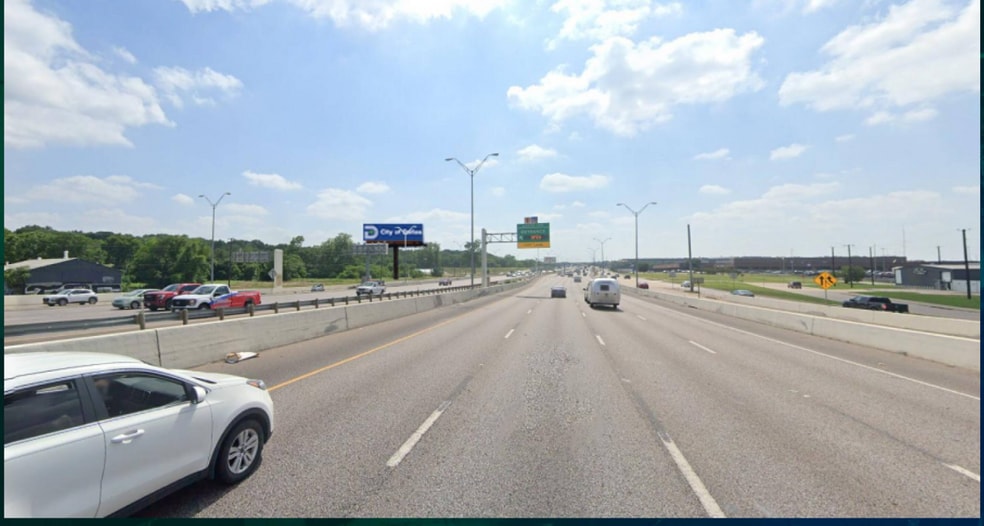 234 Dallas Fort Worth Turnpike, Dallas, TX for lease - Building Photo - Image 2 of 6