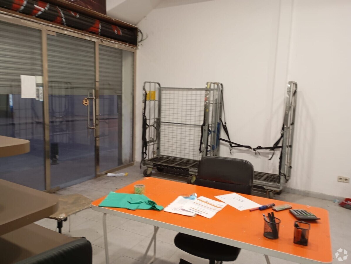 Madrid, MAD 28026 - Unit Puerta 04, Esc. A -  - Interior Photo - Image 1 of 11