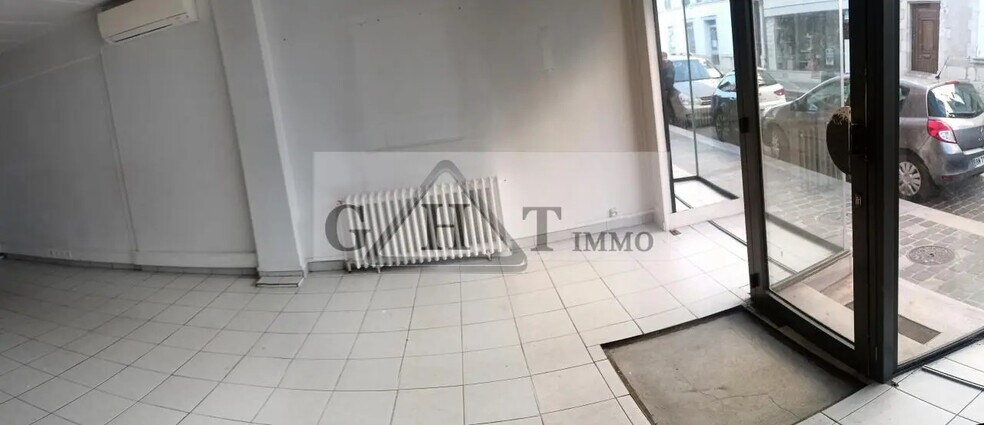 Retail in Montargis for lease - Interior Photo - Image 1 of 4