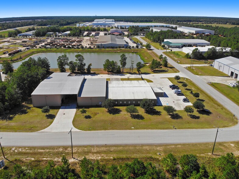 18914 E Industrial Pkwy, New Caney, TX for sale - Primary Photo - Image 1 of 1