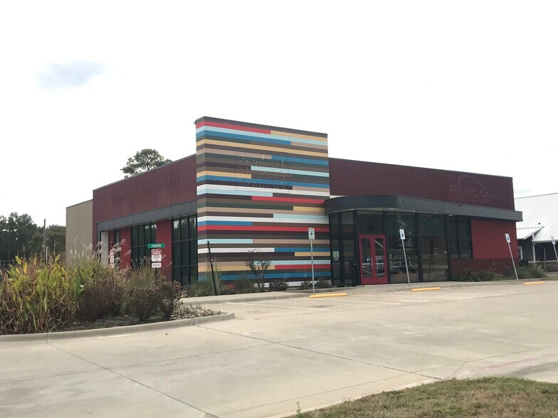 208 E Loop 281, Longview, TX for sale - Building Photo - Image 1 of 1
