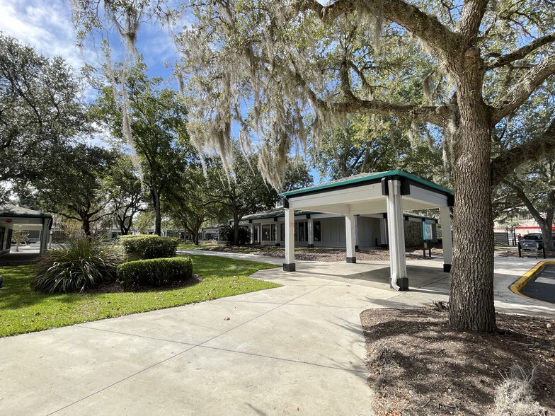 2441 NW 43rd St, Gainesville, FL for lease - Building Photo - Image 3 of 12