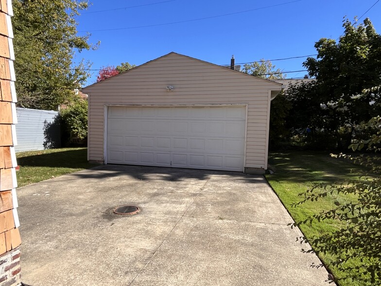 Cleveland Suburban Cash Flow portfolio of 7 properties for sale on LoopNet.com - Building Photo - Image 3 of 68