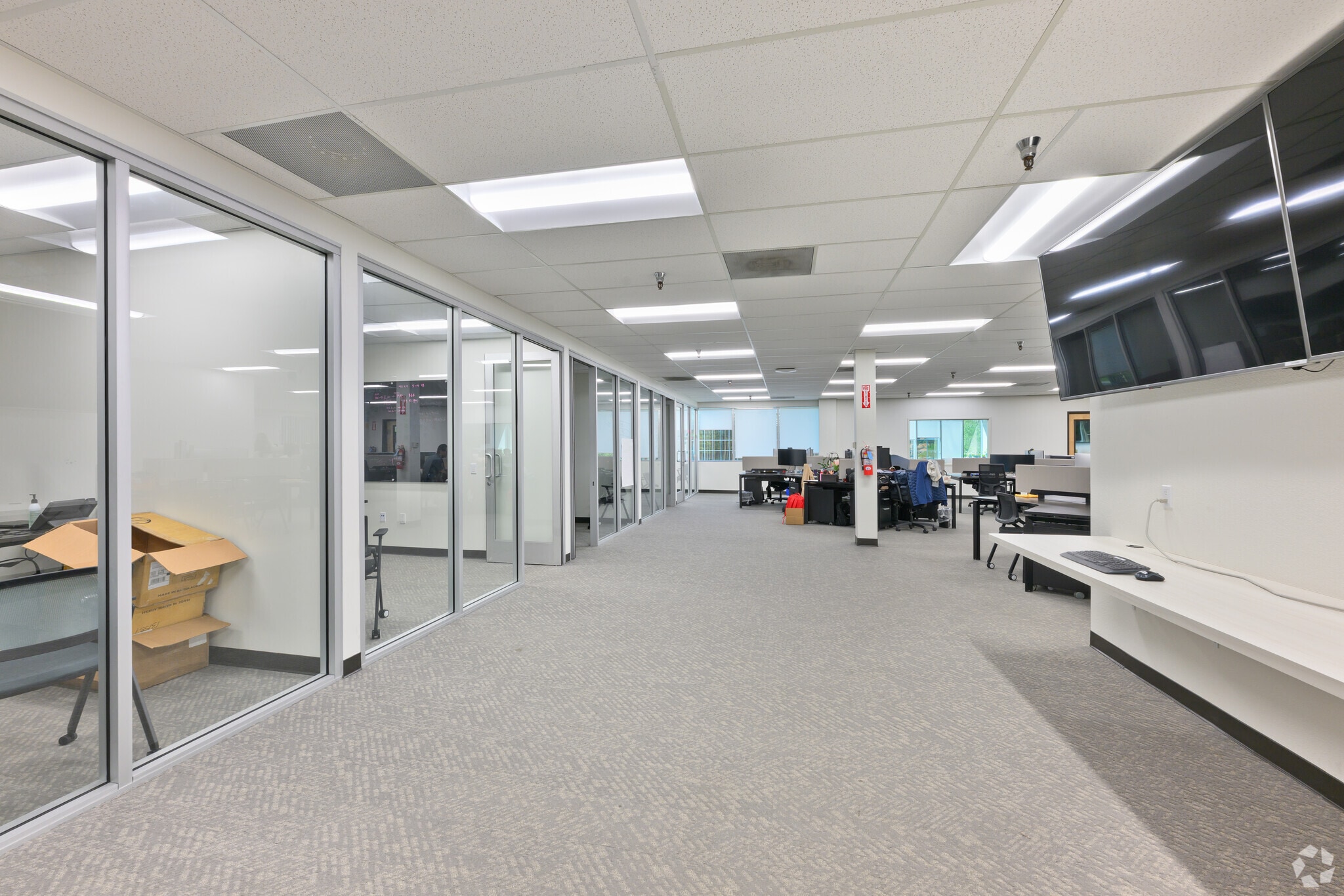 225 W Hospitality Ln, San Bernardino, CA for lease Building Photo- Image 1 of 3