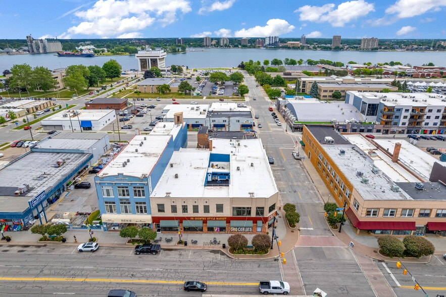 306-310 Huron Ave, Port Huron, MI for sale - Building Photo - Image 2 of 84