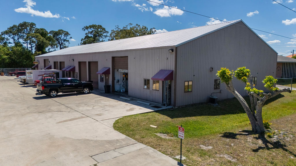 1556-1578 SE South Niemeyer Cir, Port Saint Lucie, FL for sale Building Photo- Image 1 of 21