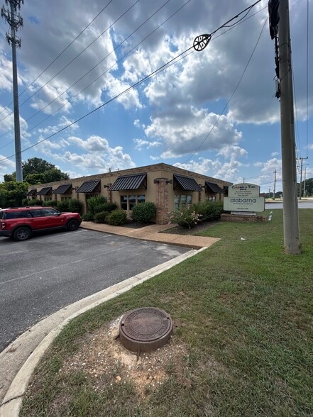 221 Rice Mine Rd NE, Tuscaloosa, AL for sale - Building Photo - Image 2 of 6