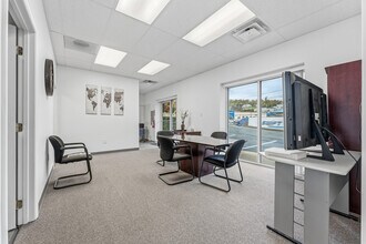 742 Fairmont Rd, Morgantown, WV for lease Interior Photo- Image 2 of 6