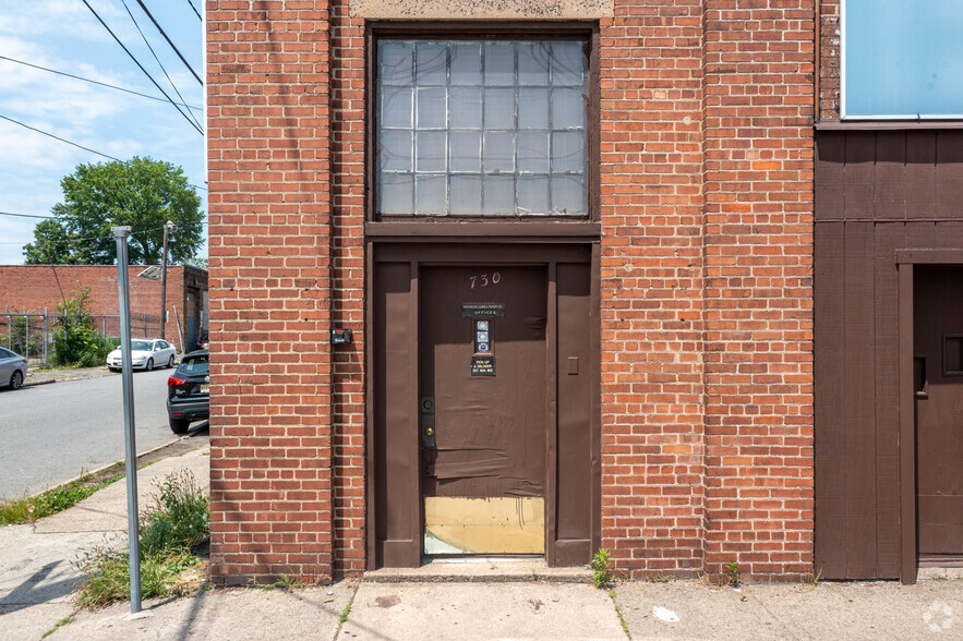 730 Madison Ave, Paterson, NJ for lease - Building Photo - Image 3 of 5