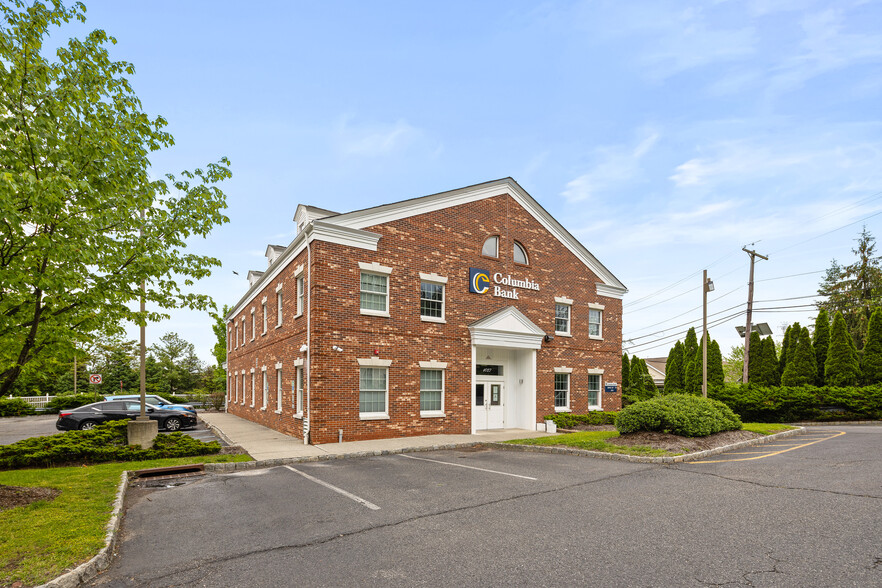 1027 Pompton Ave, Cedar Grove, NJ for lease - Building Photo - Image 1 of 6