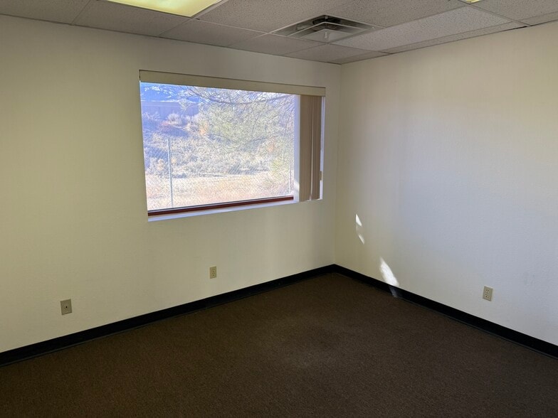 3094 Research Way, Carson City, NV for lease - Building Photo - Image 2 of 7